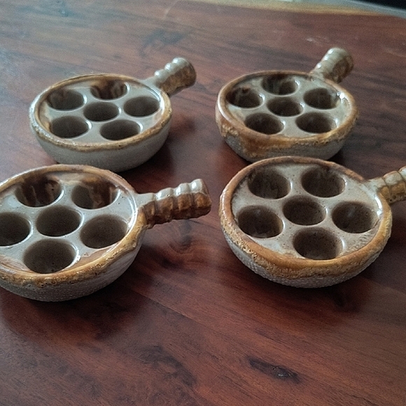 Laurentian Pottery Set Of Four Escargot Dishes - Picture 6 of 6